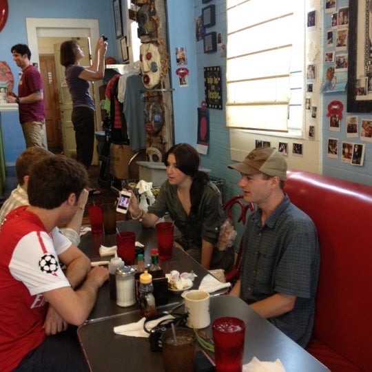 5/27/2012 tarihinde Steve B.ziyaretçi tarafından Slim Goodies Diner'de çekilen fotoğraf