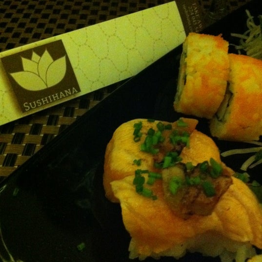 Das Foto wurde bei Sushihana Sushi Bar von Paulo F. am 3/3/2012 aufgenommen