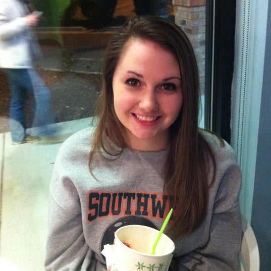 3/11/2012에 Heidi T.님이 Brrrberry Frozen Yogurt에서 찍은 사진