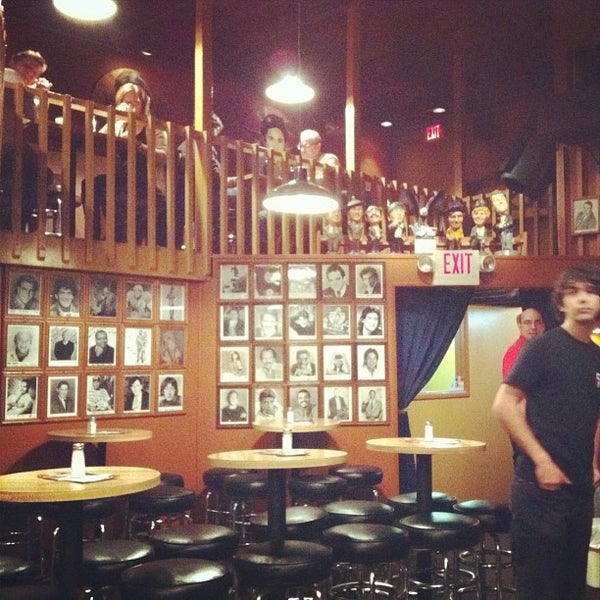 Foto tomada en Zanies Comedy Club  por Charley C. el 2/4/2012