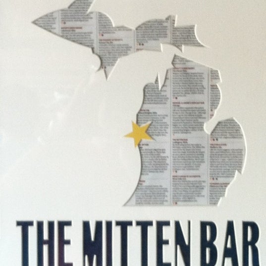 Foto tirada no(a) The Mitten Bar por Duane D. em 7/5/2012