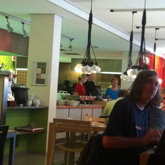 5/4/2012 tarihinde ElluhZellufziyaretçi tarafından Het Cruydenhuisch | Wijkrestaurant'de çekilen fotoğraf