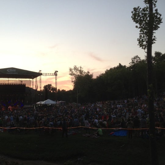 Photo prise au Woods Amphitheater at Fontanel par Mary Frances L. le7/29/2012