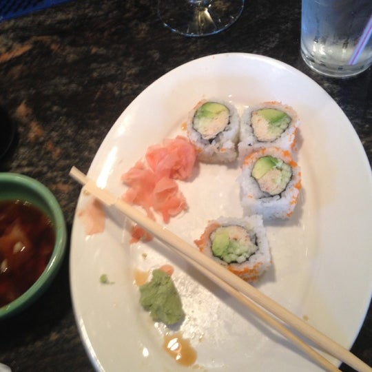Das Foto wurde bei Tokyohana Grill &amp; Sushi Bar von girlubkillnem H. am 9/4/2012 aufgenommen