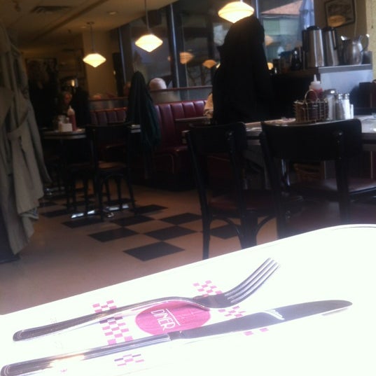 4/22/2012 tarihinde John .ziyaretçi tarafından Flo&#39;s Diner'de çekilen fotoğraf
