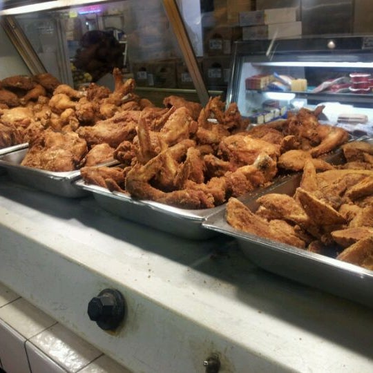 5/25/2012 tarihinde Nicholas S.ziyaretçi tarafından Chuckie&#39;s Fried Chicken'de çekilen fotoğraf