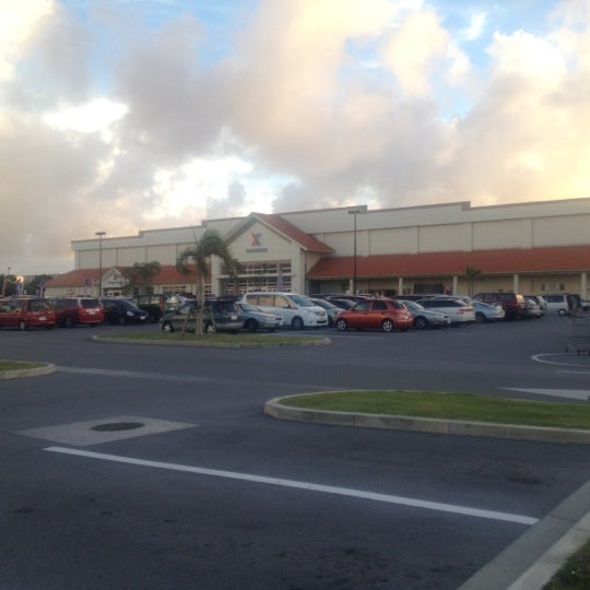 Kadena BX 沖縄市, 沖縄県