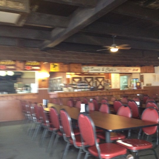 Bonnie and Clyde's Pizza Parlor Pizzería en Pleasure Ridge Park