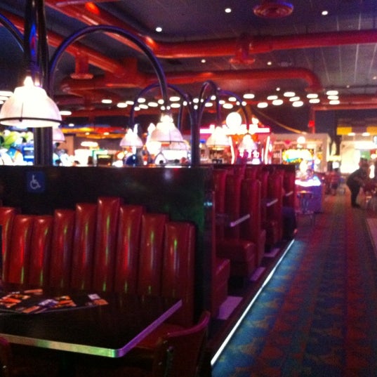 Photo taken at Dave &amp; Buster&#39;s by Michelle on 6/28/2012
