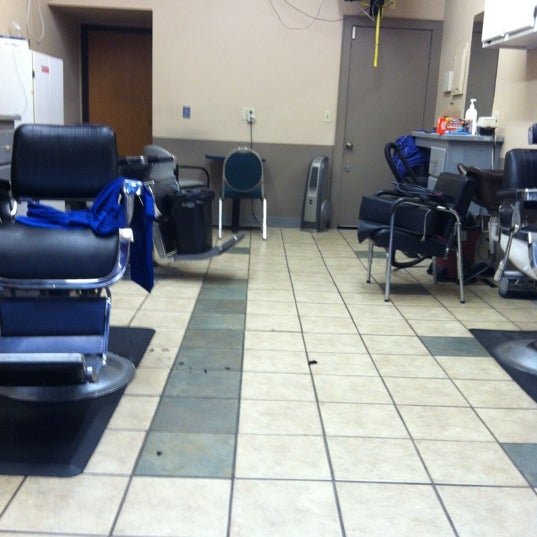 Par 4 Barber Shop Hair Salon in Saint Paul