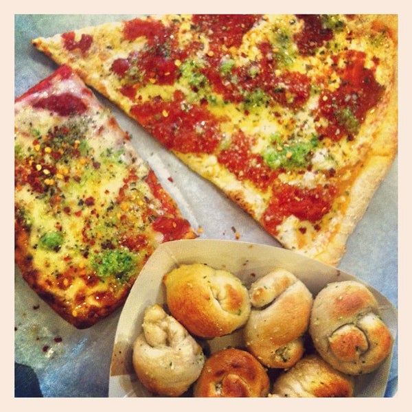Foto scattata a My Little Pizzeria da April Joy C. il 7/28/2012