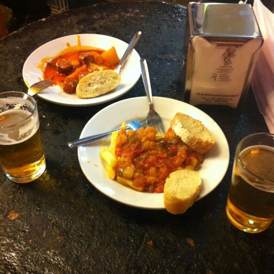 4/9/2012 tarihinde Paula R.ziyaretçi tarafından Restaurante Bar León'de çekilen fotoğraf