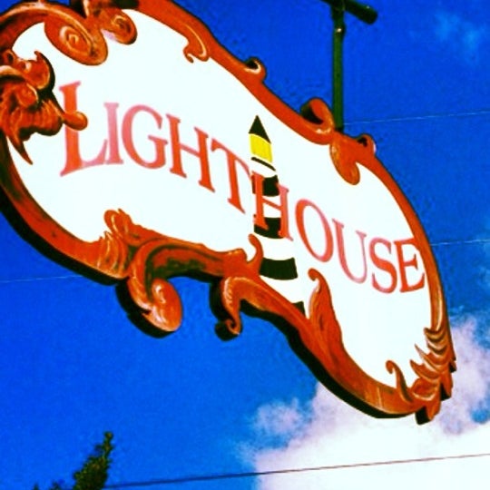 6/5/2012 tarihinde Beth W.ziyaretçi tarafından The Lighthouse Restaurant'de çekilen fotoğraf