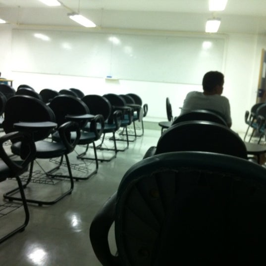 Das Foto wurde bei Faculdade Boa Viagem von Niara P. am 6/2/2012 aufgenommen