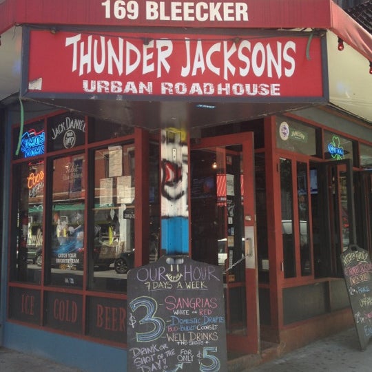 6/15/2012 tarihinde Cindyziyaretçi tarafından Thunder Jackson&#39;s'de çekilen fotoğraf