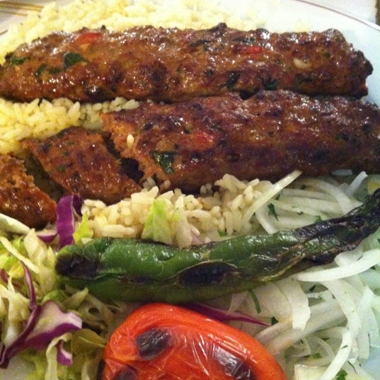 Das Foto wurde bei Sahara Restaurant von SunaKaradeniz❤ H. am 7/24/2012 aufgenommen