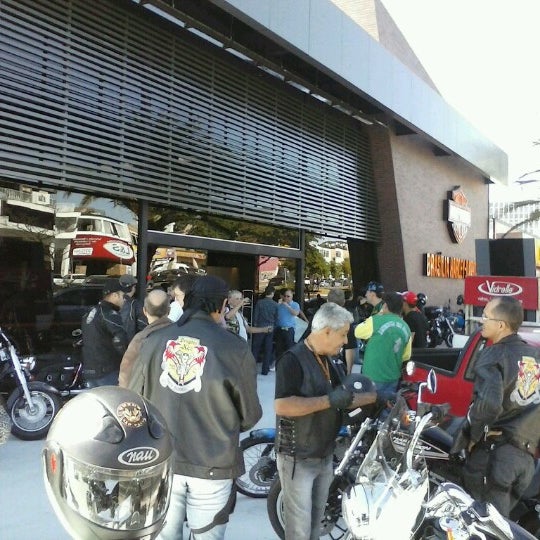 Foto tirada no(a) Brasília Harley-Davidson por Ubiratã S. em 7/28/2012