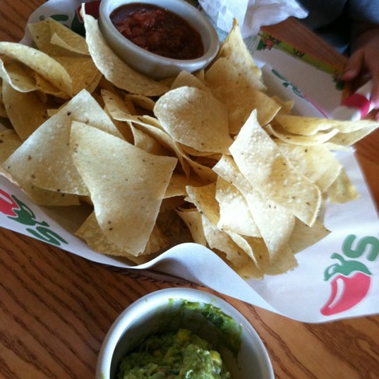 Photo taken at Chili&#39;s Grill &amp; Bar by Jen E. on 7/8/2012