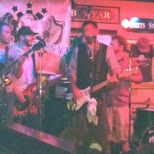 Foto tirada no(a) Hooligan&#39;s Pub por Brad F. em 9/2/2012