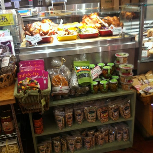 Foto diambil di The Pasta Shop oleh Katie N. pada 8/17/2012