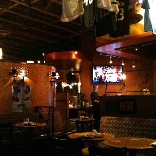8/17/2012にJim Y.がCanyons Restaurant &amp; Barで撮った写真