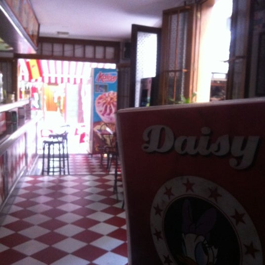 8/14/2012にAsereがHamburguesería Cafetería Daisyで撮った写真