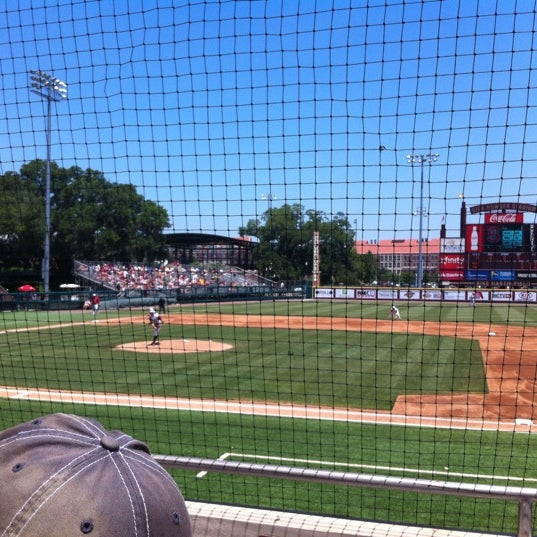Таджикиста филд зе френдшип. Jacksonville jumbo shrimp. Стадион университет миннесота. Martin field. Marty fielding.