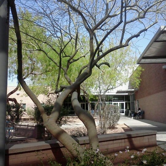 รูปภาพถ่ายที่ Scottsdale Community College โดย Die K. เมื่อ 3/27/2012