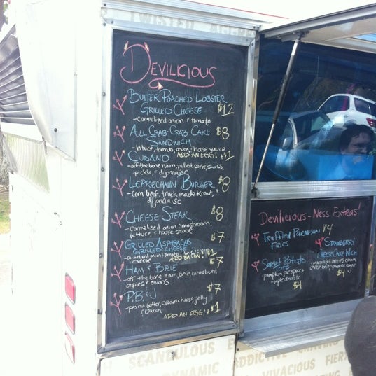 Das Foto wurde bei Devilicious Food Truck von Harry T. am 3/15/2012 aufgenommen