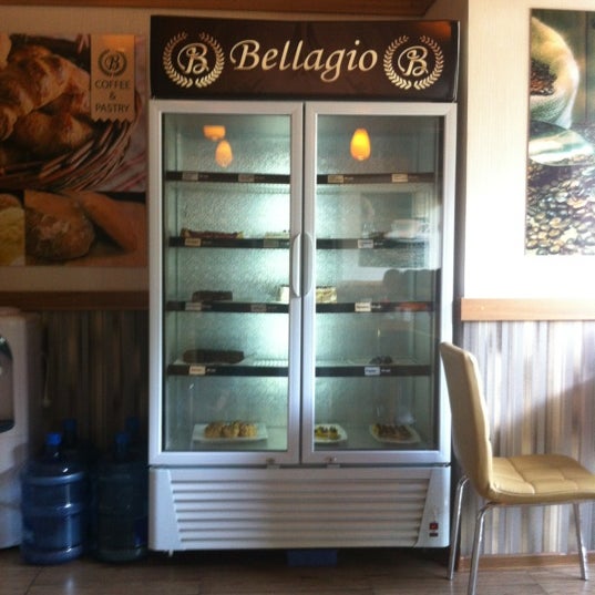 Снимок сделан в Bellagio Coffee пользователем Azhar M. 9/3/2012