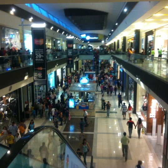 Photo taken at Mall Arauco Maipú by Humber on 4/7/2012