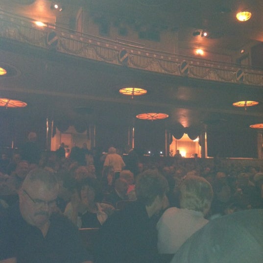 Foto tirada no(a) Riviera Theatre &amp; Performing Arts Center por Eileen T. em 3/24/2012