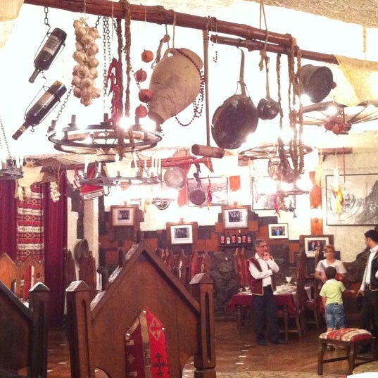 Снимок сделан в Old Erivan Restaurant Complex пользователем Alyona T. 8/16/2012