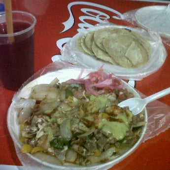Foto tirada no(a) Tacos Chapultepec por Romano em 5/25/2012