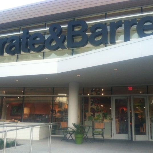 Photo taken at Crate &amp; Barrel by Ian Michael R. on 6/12/2012