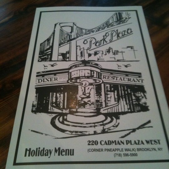 รูปภาพถ่ายที่ Park Plaza Restaurant โดย Jude G. เมื่อ 5/13/2012