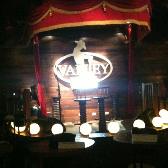 6/17/2012에 Larissa M.님이 Valley Pub에서 찍은 사진