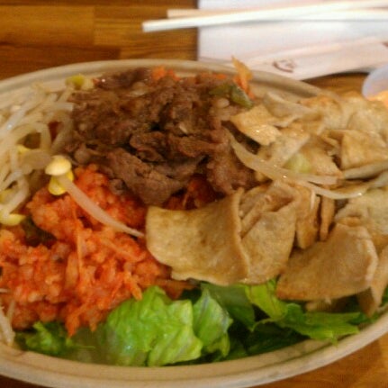 Foto tirada no(a) Korean Barbecue and Grill (KBG) por Karoline P. em 8/23/2012