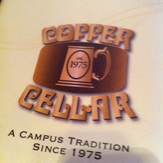 Foto tirada no(a) The Original Copper Cellar por Amanda M. em 3/19/2012