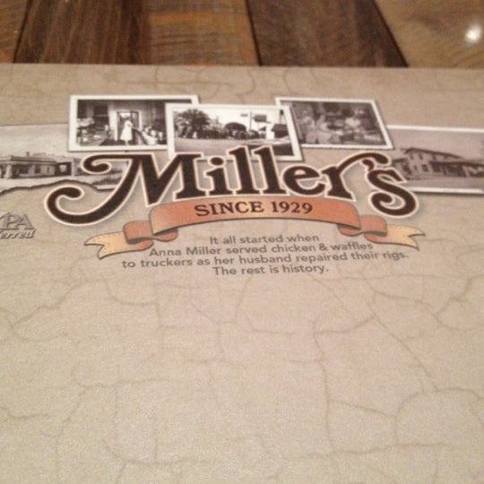 รูปภาพถ่ายที่ Miller&#39;s Smorgasbord โดย Jenn M. เมื่อ 9/11/2012
