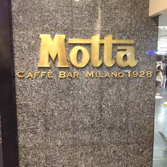 รูปภาพถ่ายที่ Bar Motta โดย dashie เมื่อ 8/11/2012