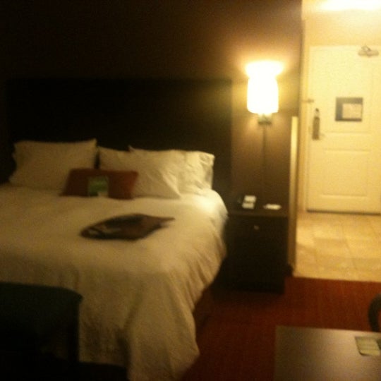 6/27/2012에 melbelle님이 Hampton Inn &amp; Suites에서 찍은 사진