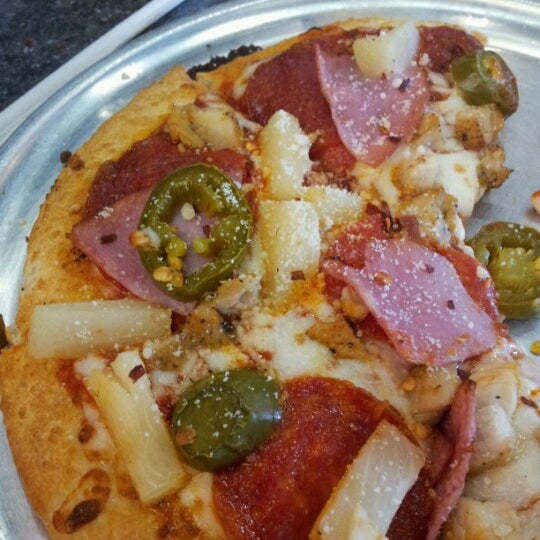 Снимок сделан в Pie Five Pizza пользователем Melissa R. 7/28/2012