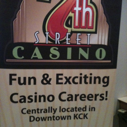 Foto tirada no(a) 7th Street Casino por Charles L. em 2/18/2012