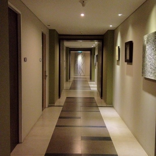 2/17/2012 tarihinde Dikdik R.ziyaretçi tarafından Aston Primera Pasteur Hotel'de çekilen fotoğraf