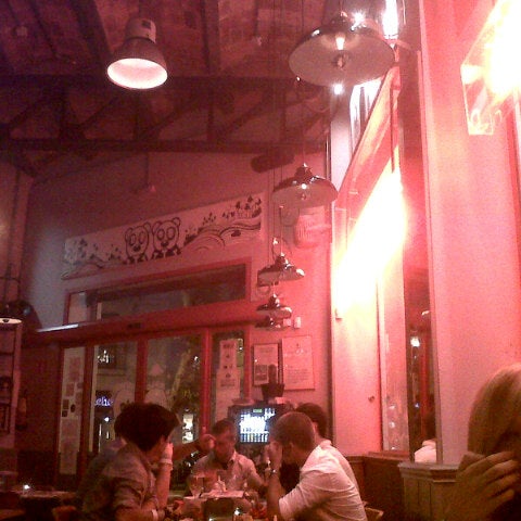 รูปภาพถ่ายที่ Apolo Diner โดย Oscar F. เมื่อ 6/30/2012