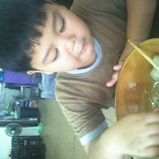 3/25/2012にPorring YakyaiがYakyai Noodleで撮った写真