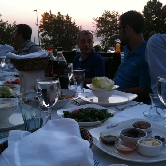 Foto tirada no(a) Işıkhan Restaurant por Deniz Ü. em 8/15/2012
