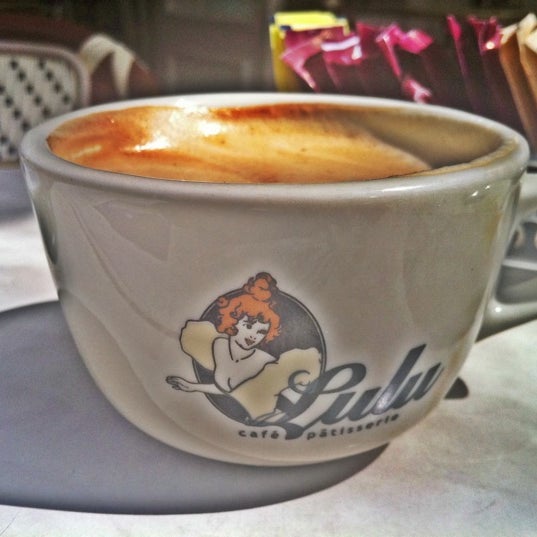 3/24/2012にSharon V.がLulu - Café Pâtisserie (לולו קפה פטיסרי)で撮った写真