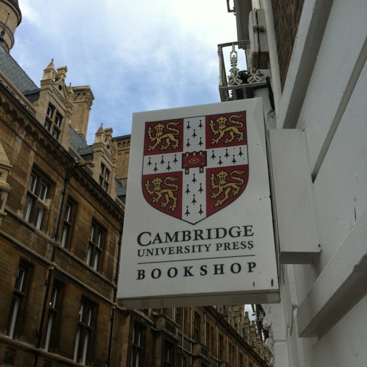 Снимок сделан в Cambridge University Press Bookshop пользователем Egor A. 5/5/2012